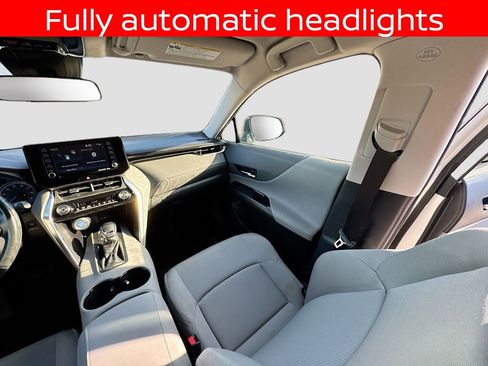 Used 2021 Toyota Venza LE image 11