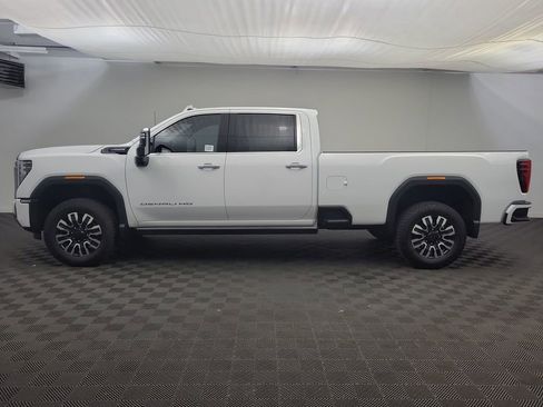 Used 2024 GMC Sierra 3500 Denali Ultimate image 2