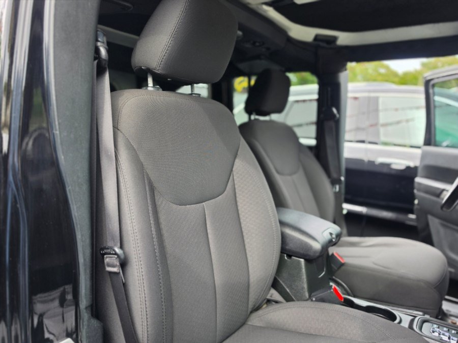 Used 2018 Jeep Wrangler Unlimited Sport AWD/4WD image 27