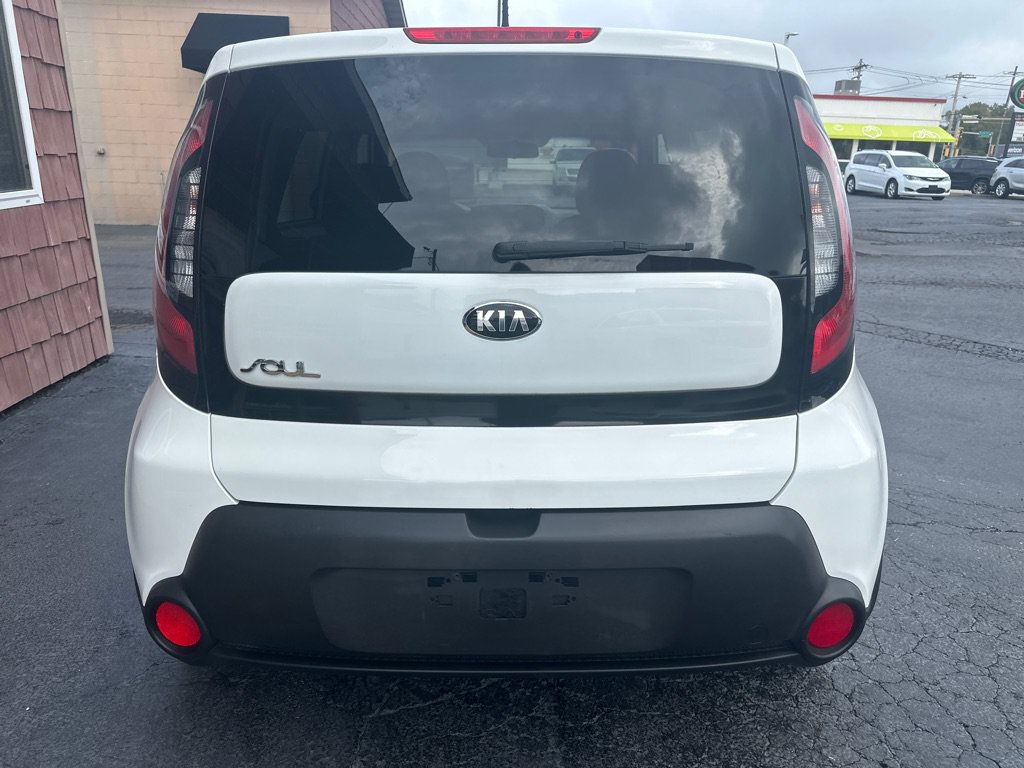 Used 2015 Kia Soul FWD image 4