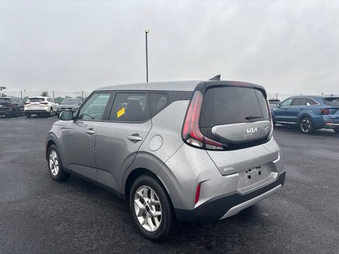 Certified 2023 Kia Soul LX w/ LX Technology Package FWD image 5