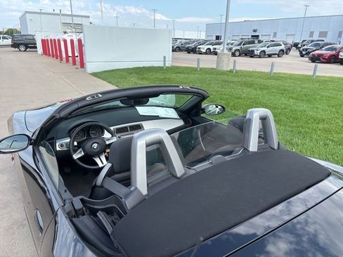 Used 2003 BMW Z4 2.5i RWD image 8
