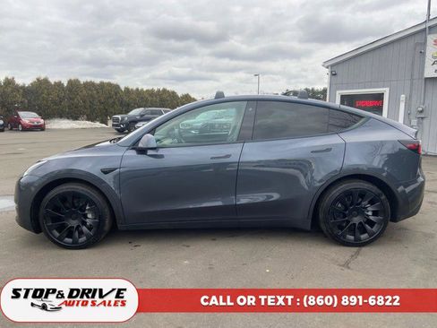 Used 2021 Tesla Model Y Long Range image 2