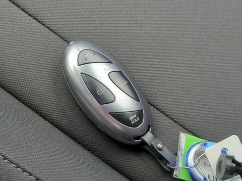 Certified 2025 Hyundai Elantra Sport FWD image 34