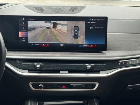 Certified 2023 BMW X7 xDrive40i w/ Executive Package image 25