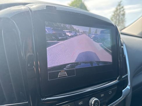 Used 2020 Chevrolet Traverse LT FWD image 12