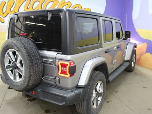 Used 2018 Jeep Wrangler Unlimited Sahara w/ Uconnect 4C Nav & Sound Group AWD/4WD image 8