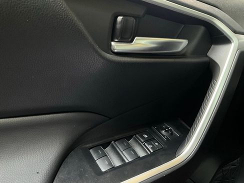 Used 2025 Toyota RAV4 XLE image 21