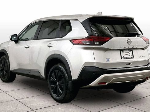 Used 2023 Nissan Rogue SV image 10