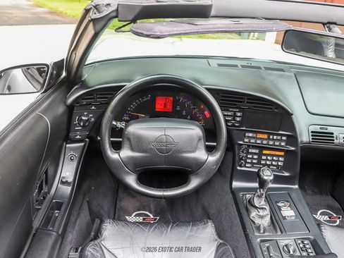 Used 1996 Chevrolet Corvette Convertible RWD image 65