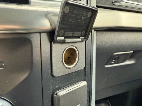 Used 2023 Ford F150 Lariat w/ Trailer Tow Package image 33