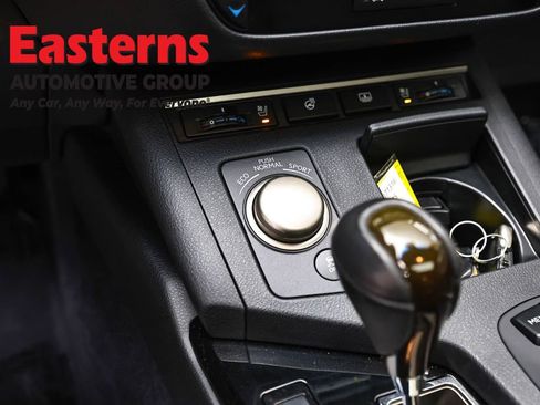 Used 2015 Lexus ES 350 w/ Luxury Package FWD image 21