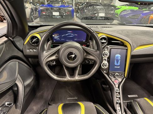 Used 2020 McLaren 720S Spider RWD image 12