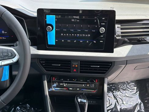 New 2026 Volkswagen Jetta SE FWD image 9