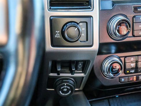 Used 2021 Ford F250 Platinum w/ Tremor Off-Road Package image 35