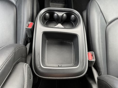 Used 2025 Chrysler Pacifica Select FWD image 26