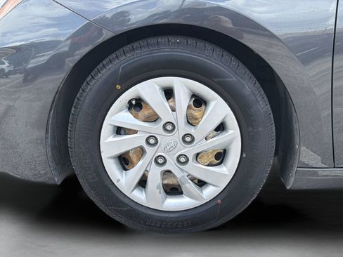 Used 2020 Hyundai Elantra SE FWD image 28