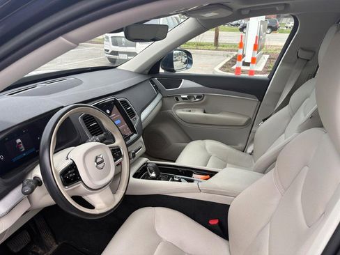 Used 2023 Volvo XC90 B5 Core w/ Protection Package Premier image 5