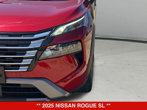 Used 2025 Nissan Rogue SL w/ SL Premium Package FWD image 10