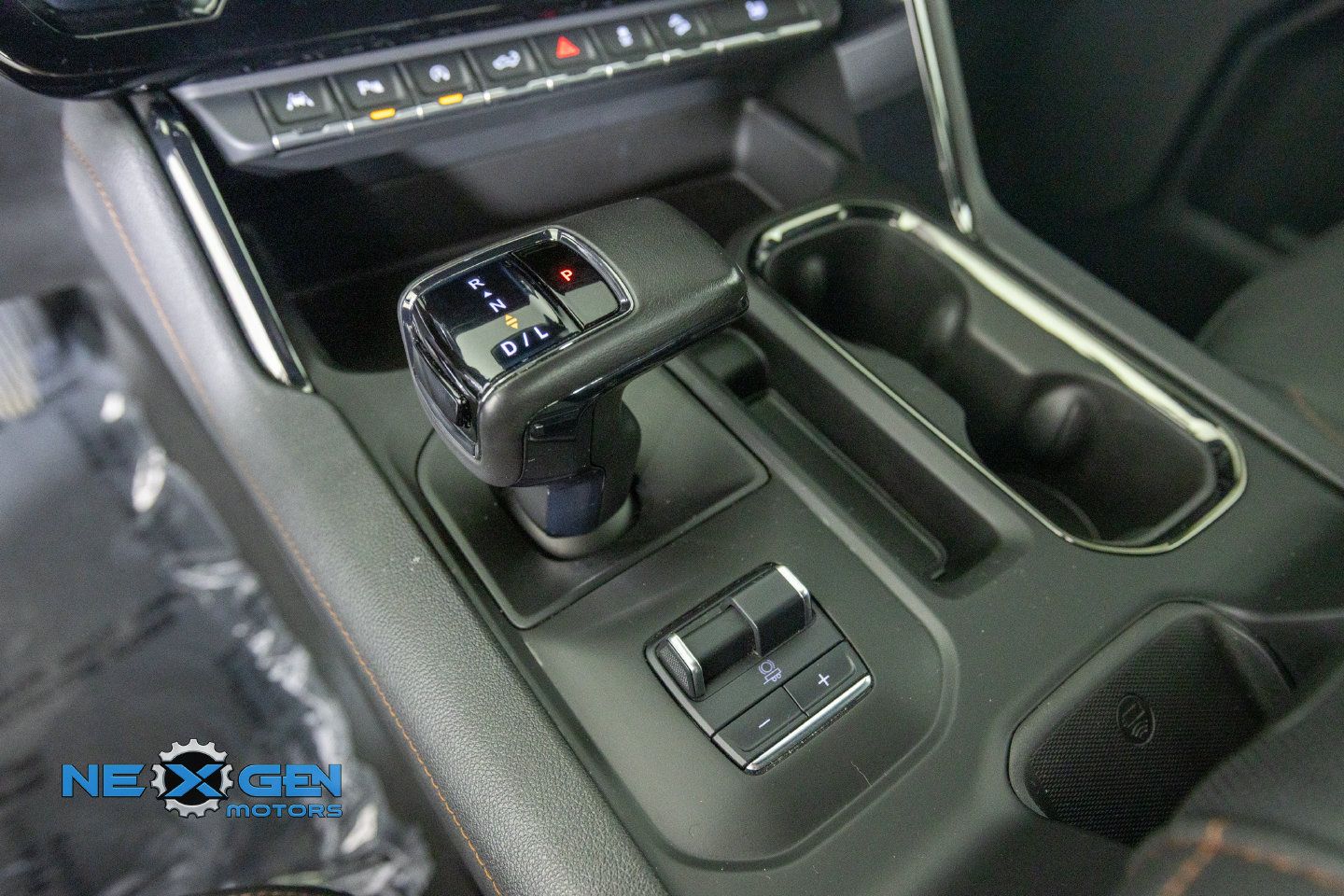 Used 2022 GMC Sierra 1500 AT4 w/ AT4 Premium Package AWD/4WD image 23