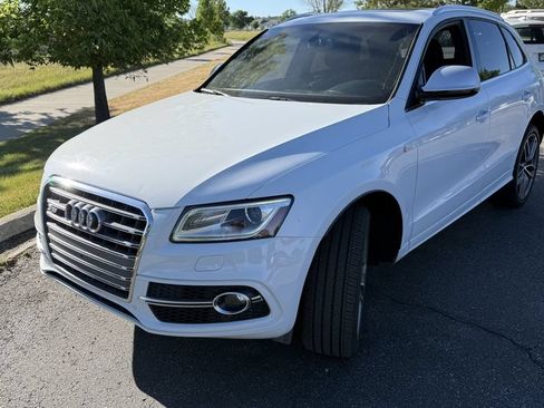 Used 2016 Audi SQ5 Premium Plus w/ Technology Package AWD/4WD image 2
