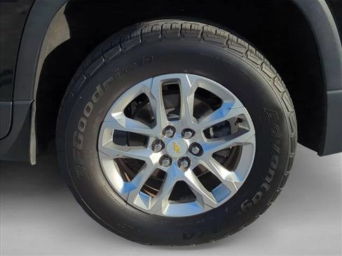 Used 2020 Chevrolet Traverse LT image 7