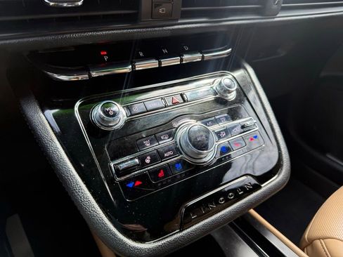 Used 2021 Lincoln Corsair Reserve w/ Equipment Group 201A image 9