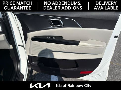 Used 2024 Kia Carnival LX FWD image 15