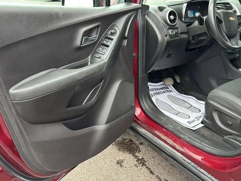 Used 2016 Chevrolet Trax LS AWD/4WD image 9