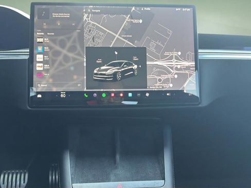 Used 2021 Tesla Model S Plaid image 8