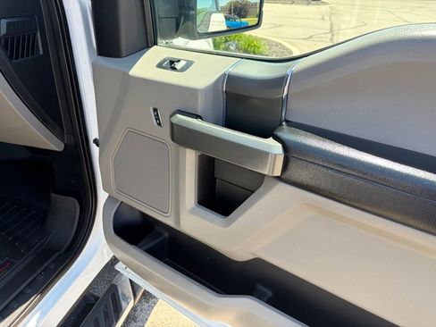 Used 2016 Ford F150 XLT w/ Equipment Group 302A Luxury AWD/4WD image 29
