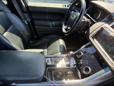 Used 2018 Land Rover Range Rover Sport HSE image 12