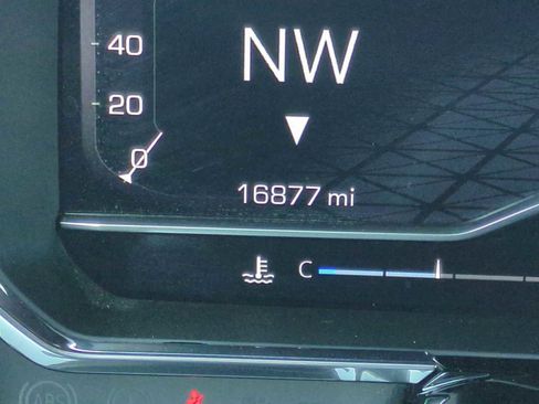 Used 2025 GMC Sierra 1500 SLT image 12