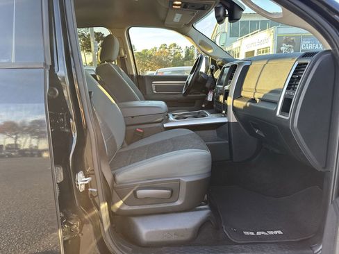 Used 2016 RAM 2500 Big Horn w/ Black Appearance Group image 32