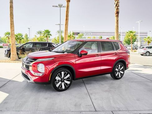 New 2026 Mitsubishi Outlander SE image 4