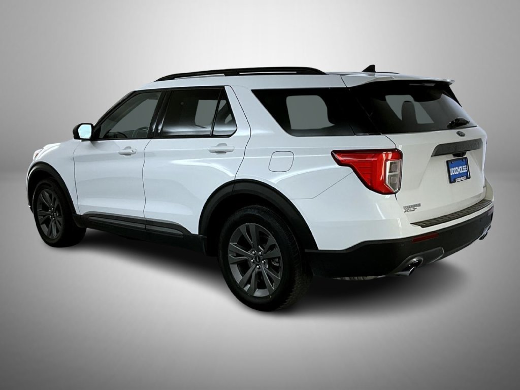 Used 2021 Ford Explorer XLT w/ Equipment Group 202A AWD/4WD image 7