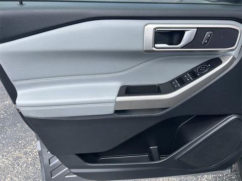 Used 2023 Ford Explorer XLT w/ Equipment Group 202A image 21