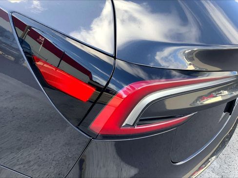 Used 2025 Tesla Model 3 Long Range RWD image 31