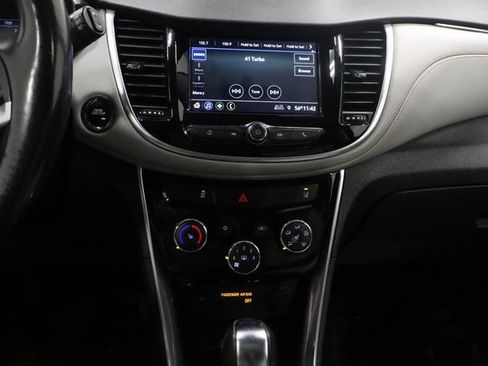 Used 2019 Chevrolet Trax Premier image 20