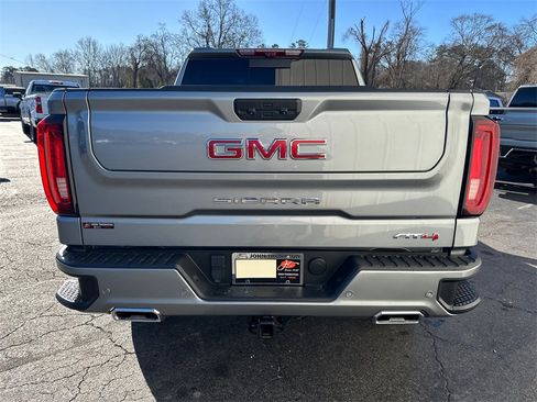 Used 2024 GMC Sierra 1500 AT4 w/ Technology Package image 7