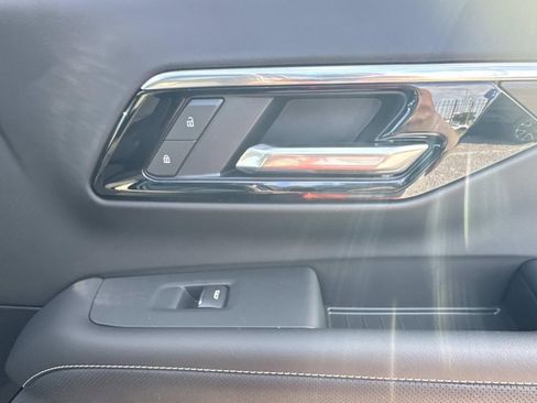 New 2026 Chevrolet Suburban Premier image 16