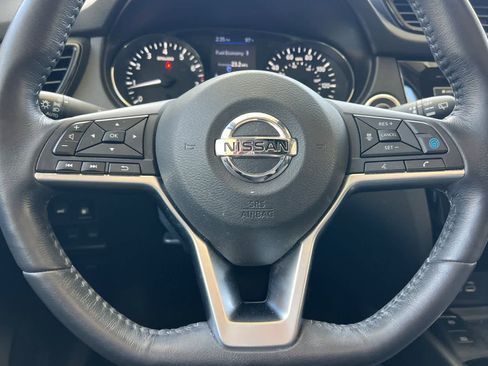 Used 2019 Nissan Rogue SV w/ Sun & Sound Touring Package AWD/4WD image 26