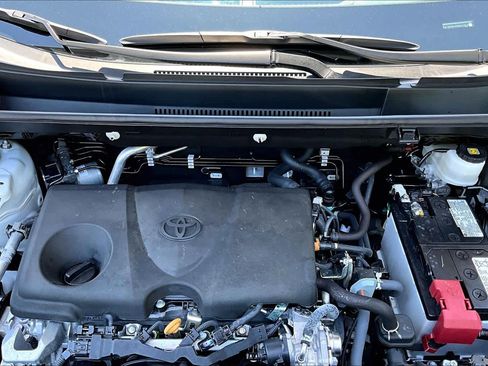Used 2024 Toyota RAV4 XLE w/ Convenience Package FWD image 31