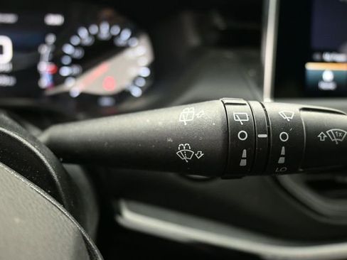 Used 2025 Jeep Compass Trailhawk image 32