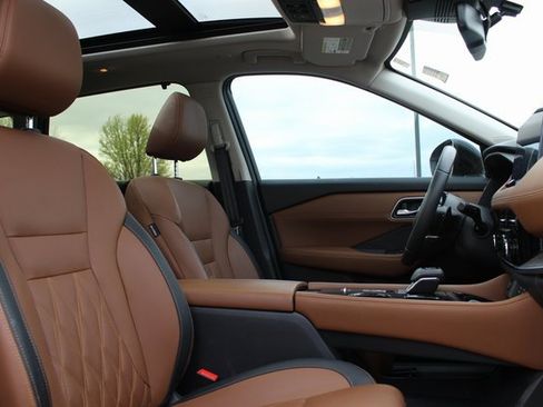 Used 2024 Nissan Rogue Platinum w/ Platinum Premium Package image 21