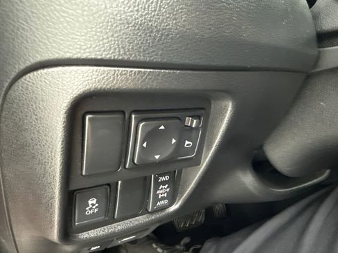 Used 2012 Nissan Juke SV image 34