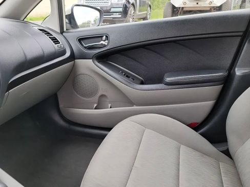 Used 2015 Kia Forte LX FWD image 17