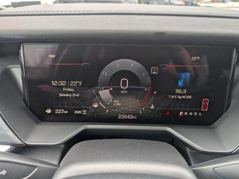 Used 2025 GMC Acadia Elevation image 14