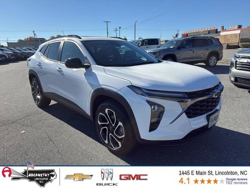 New 2026 Chevrolet Trax RS w/ Sunroof Package image 1