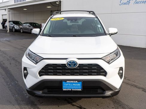 Used 2020 Toyota RAV4 XLE image 4